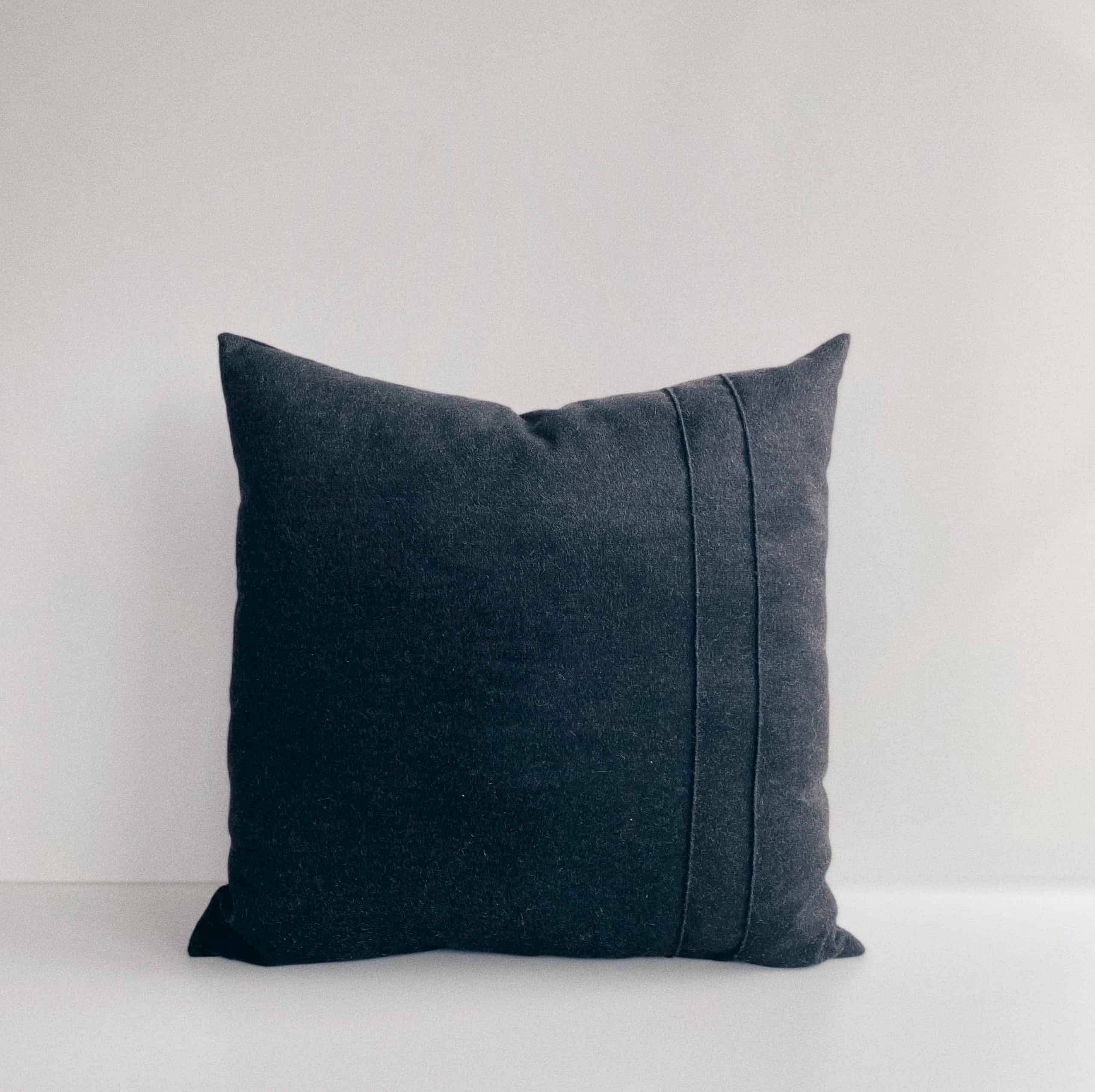 Siyah & Gri Yastık Serisi